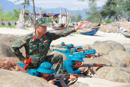 Huyện Phú Lộc nâng cao chất lượng huấn luyện dân quân biển