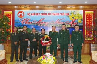 <a href="/quoc-phong-quan-su/doi-ngoai-quan-su" title="Đối ngoại quốc phòng" rel="dofollow">Đối ngoại quân  sự</a>
