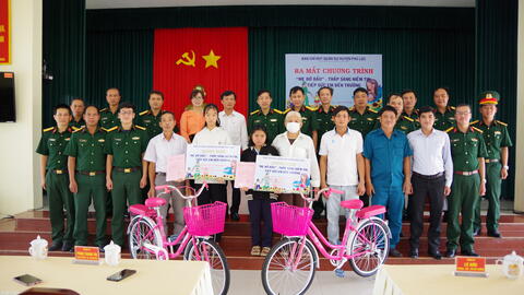 Huyện Phú Lộc: Ra mắt Chương trình “Mẹ đỡ đầu – Thắp sáng niềm tin, tiếp sức em đến trường”