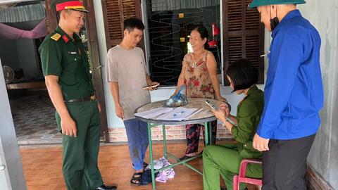 Ban CHQS huyện Quảng Điền tích cực tuyên truyền, hướng dẫn người dân tham gia góp ý Dự thảo sửa đổi, bổ sung Hiến pháp năm 2013 qua ứng dụng VNeID