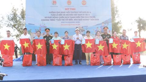 Phát động Chiến dịch “Thanh niên tình nguyện hè” và Chương trình “Tuổi trẻ với biển, đảo quê hương” năm 2025 tại Thành phố Huế