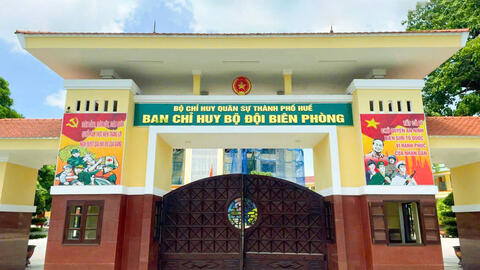 Bàn giao Ban chỉ huy Bộ đội Biên phòng về trực thuộc Bộ CHQS Thành phố Huế
