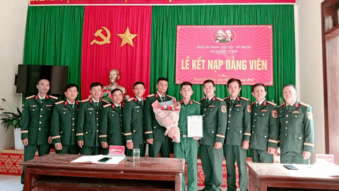 Chi bộ Kho vũ khí tổ chức kết nạp Đảng viên mới