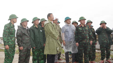Phó bí thư thường trực thành ủy Phạm Đức Tiến kiểm tra, chỉ đạo ứng phó cơn bão số 12