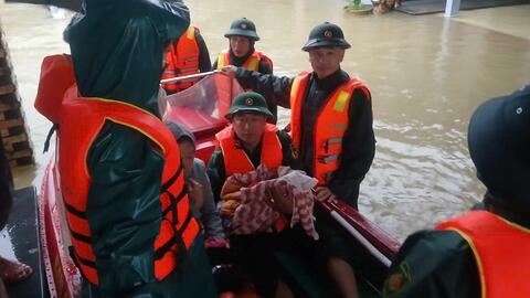 Ban Chỉ huy Phòng thủ khu vực 3 - Phú Lộc: Chủ động phối hợp các lực lượng hỗ trợ, giúp dân trong mữa lũ.