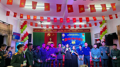 Liên Chi đoàn Tiểu đoàn Tăng Thiết giáp 3 và Đoàn phường Hương Thủy tổ chức Diễn đàn thanh niên và sinh nhật đồng đội quý IV