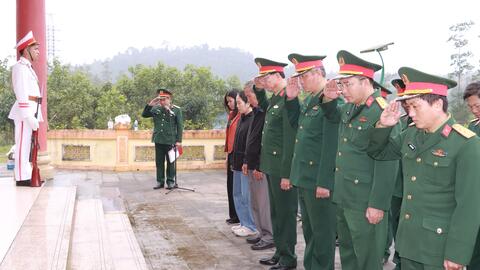 Bộ CHQS thành phố dâng hương tri ân các liệt sĩ hy sinh trên Tuyến đường 71