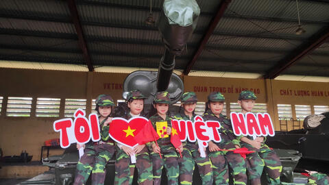 Hơn 1000 học sinh và thầy, cô giáo các Trường tiểu học, Mầm non trên địa bàn thành phố Huế đến tham quan, trải nghiệm tại Tiểu đoàn Tăng Thiết giáp 3