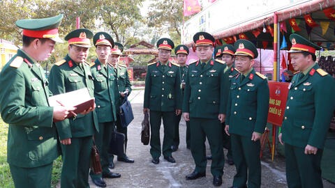 Quân khu 4 kiểm tra tập huấn và công tác chuẩn bị huấn luyện Chiến sĩ mới tại Bộ CHQS thành phố