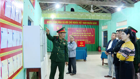 Đoàn công tác số 2 Ủy ban bầu cử thành phố kiểm tra bảo đảm an ninh, trật tự và an toàn xã hội cuộc bầu cử