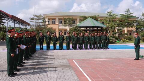 Tập huấn cán bộ sĩ quan, QNCN mới tuyển dụng năm 2026