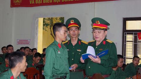 Bộ CHQS thành phố Huế kiểm tra, nắm tình hình tháng đầu ra quân huấn luyện