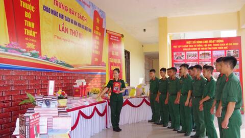 Bộ CHQS tỉnh Thừa Thiên Huế lan tỏa ngày sách và văn hóa đọc Việt Nam