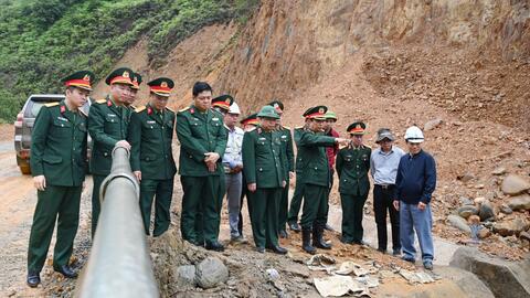 Bộ Tư lệnh Quân khu 4 kiểm tra tiến độ thi công đường 74 Nam Đông – A Lưới