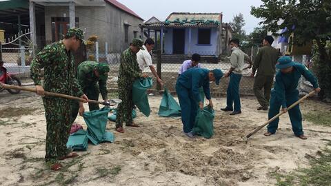 Lực lượng vũ trang huyện Phong Điền sẵn sàng ứng phó với bão Noru
