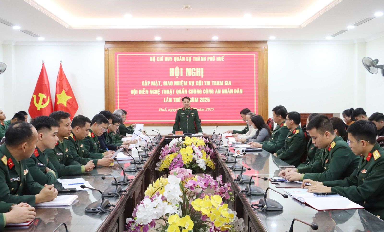 Bộ CHQS thành phố giao nhiệm vụ Đội thi hội diễn Nghệ thuật quần chúng Công an nhân dân