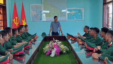 Lãnh đạo huyện Phong Điền thăm, động viên Chiến sĩ mới