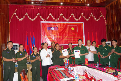 Đoàn công tác đặc biệt tỉnh Thừa Thiên Huế Hội đàm với Ban công tác đặc biệt tỉnh Salavan - Lào về công tác tìm kiếm các hài cốt liệt sĩ