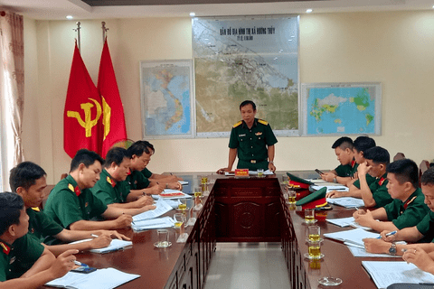 Bộ CHQS tỉnh kiểm tra kết quả thực hiện nhiệm vụ 6 tháng đầu năm 2022 tại Ban CHQS thị xã Hương Thủy