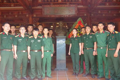 Bộ CHQS tỉnh tổ chức tham quan Bảo tàng Đại tướng Nguyễn Chí Thanh cho cán bộ, chiến sĩ