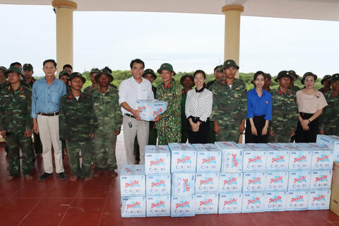 Huyện Phú Vang: Thăm và động viên các đơn vị tham gia phục vụ diễn tập