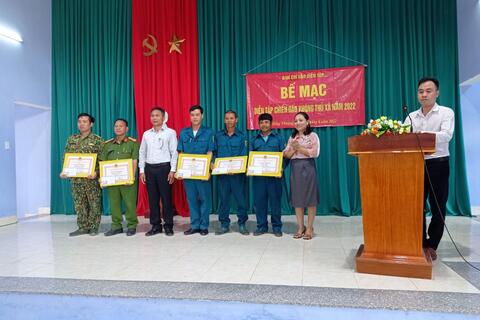 Huyện A Lưới: Bế mạc diễn tập chiến đấu phòng thủ xã Hồng Thượng năm 2022