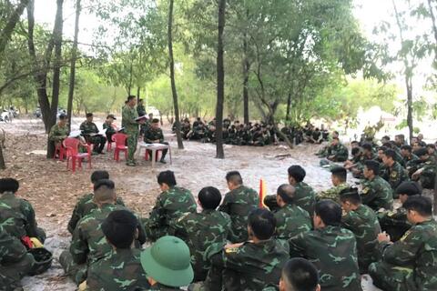 Trung đoàn 6 sinh hoạt đối thoại dân chủ với lực lượng Dự bị động viên tham gia diễn tập Khu vực phòng thủ tỉnh năm 2022