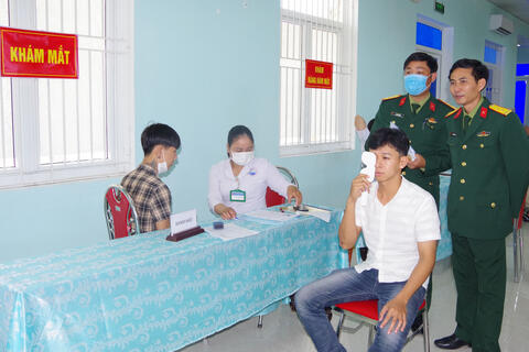 Bộ CHQS tỉnh Kiểm tra công tác khám tuyển nghĩa vụ quân sự tại Huyện Phú Vang