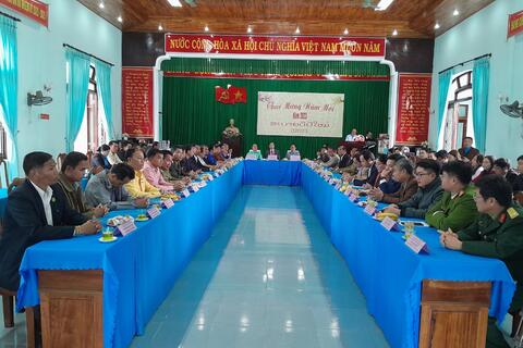 Đoàn lãnh đạo huyện Sa Muội - tỉnh Salavan và huyện Kà Lừm - tỉnh Sê Kông , nước CHDCND Lào sang thăm và chúc tết huyện A Lưới