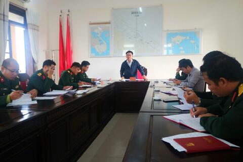 Bí thư Huyện ủy Quảng Điền thăm, kiểm tra Ban CHQS huyện sau Tết Nguyên đán