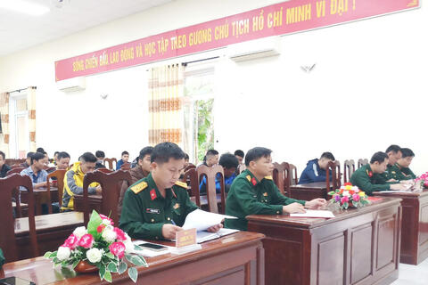 Ban CHQS thành phố Huế: Sinh hoạt, chi trả phụ cấp trách nhiệm cho quân nhân dự bị quý I năm 2023.