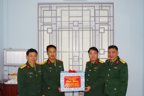 Hương Thủy: Thăm, chúc mừng ngày thành lập Quân đội nhân dân Việt Nam 22-12