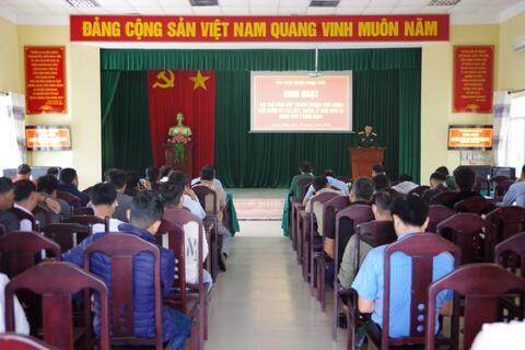 Ban CHQS huyện Phong Điền tổ chức sinh hoạt chi trả phụ cấp trách nhiệm cho quân nhân dự bị giữ chức vụ chỉ huy, quản lý các đơn vị DBĐV, Quý I năm 2024