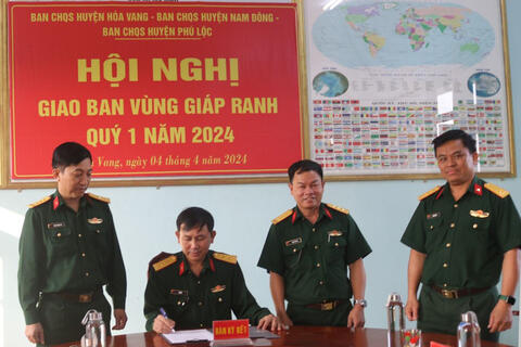 Hội nghị giao ban vùng giáp ranh giữa Ban CHQS huyện Hòa Vang ( Đà Nẵng) và Ban CHQS huyện Phú Lộc, Nam Đông