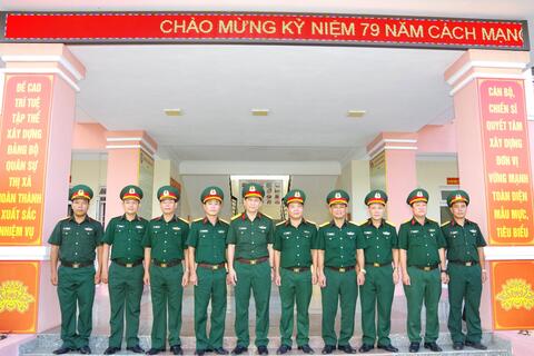 Phòng Pháo Binh, Quân khu 4, kiểm tra công tác huấn luyện, sẵn sàng chiến đấu pháo binh tại Ban CHQS thị xã Hương Thủy.