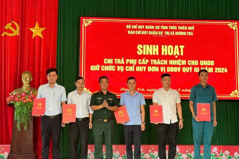 Ban CHQS thị xã Hương Trà sinh hoạt và chi trả phụ cấp trách nhiệm cho quân nhân dự bị quý 3 năm 2024