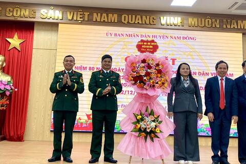 UBND huyện Nam Đông: Tổ chức buổi gặp mặt kỷ niệm 80 năm Ngày thành lập Quân đội nhân dân Việt Nam và 35 năm ngày hội Quốc phòng toàn dân