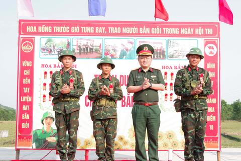 Bộ CHQS thành phố kiểm tra bắn phân đoạn tại Tiểu đoàn 1, Trung đoàn 6