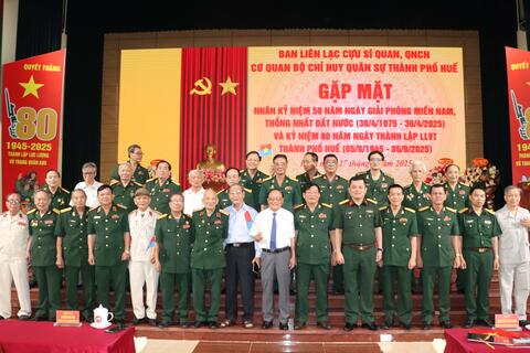 Ban liên lạc Cựu sĩ quan, QNCN Bộ CHQS thành phố Gặp mặt kỷ niệm 50 năm giải phóng Miền Nam, thống nhất đất nước