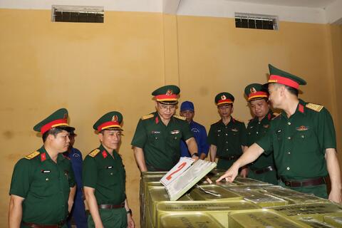 Quân khu 4 kiểm tra công tác an toàn vệ sinh lao động, phòng chống cháy nổ tại Bộ CHQS thành phố