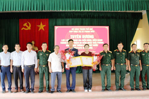 Phong Điền: Gặp mặt, tuyên dương lực lượng tham gia diễu binh, diễu hành lễ kỷ niệm 50 năm Ngày giải phóng miền Nam, thống nhất đất nước