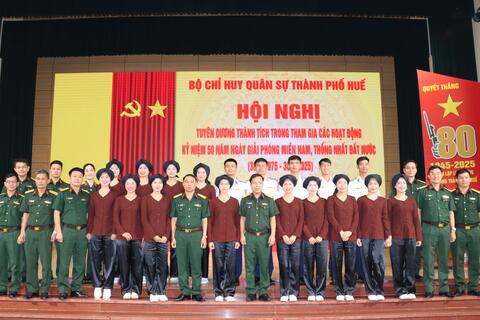 Bộ CHQS thành phố Huế: Tuyên dương thành tích trong tham gia các hoạt động kỷ niệm 50 năm ngày giải phóng Miền Nam, thống nhất đất nước