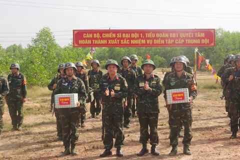 Trung đoàn 6: Diễn tập chiến thuật có bắn đạn hơi cấp Trung đội năm 2025