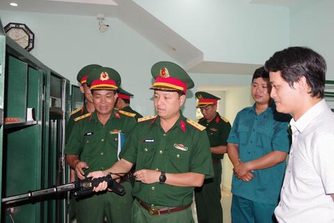 Bộ CHQS thành phố Huế kiểm tra hoạt động tại Ban CHQS các xã, phường