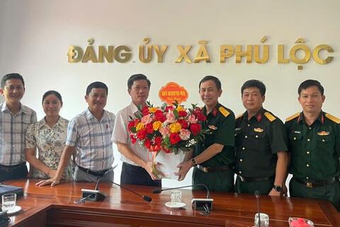 Đảng ủy, Ban chỉ huy PTKV 3 - Phú Lộc chúc mừng Đảng ủy, Uỷ ban Nhân dân, Ban CHQS các xã mới thành lập trên địa bàn