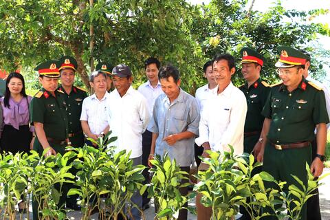 Bộ CHQS thành phố ra quân làm công tác dân vận đợt 1 năm 2025