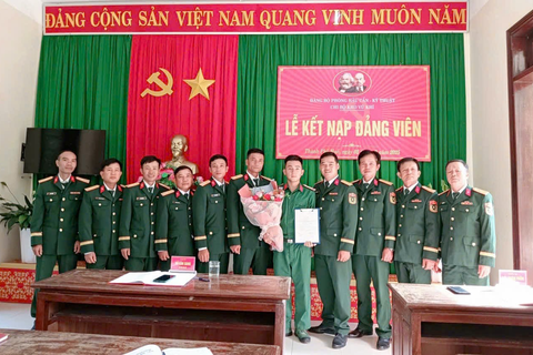 Chi bộ Kho vũ khí tổ chức kết nạp Đảng viên mới