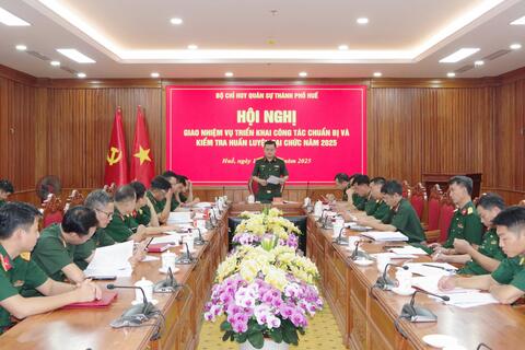 Bộ CHQS thành phố Huế giao nhiệm vụ kiểm tra huấn luyện tại chức năm 2025