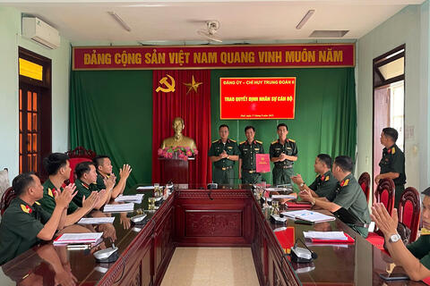 Trung đoàn 6: Công bố, trao quyết định về công tác cán bộ