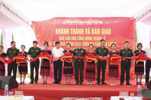 Bộ Tổng tham mưu QĐND Việt Nam khánh thành, bàn giao công trình Nhà văn hoá cộng đồng tránh lũ tại xã A Lưới 3, Thành phố Huế